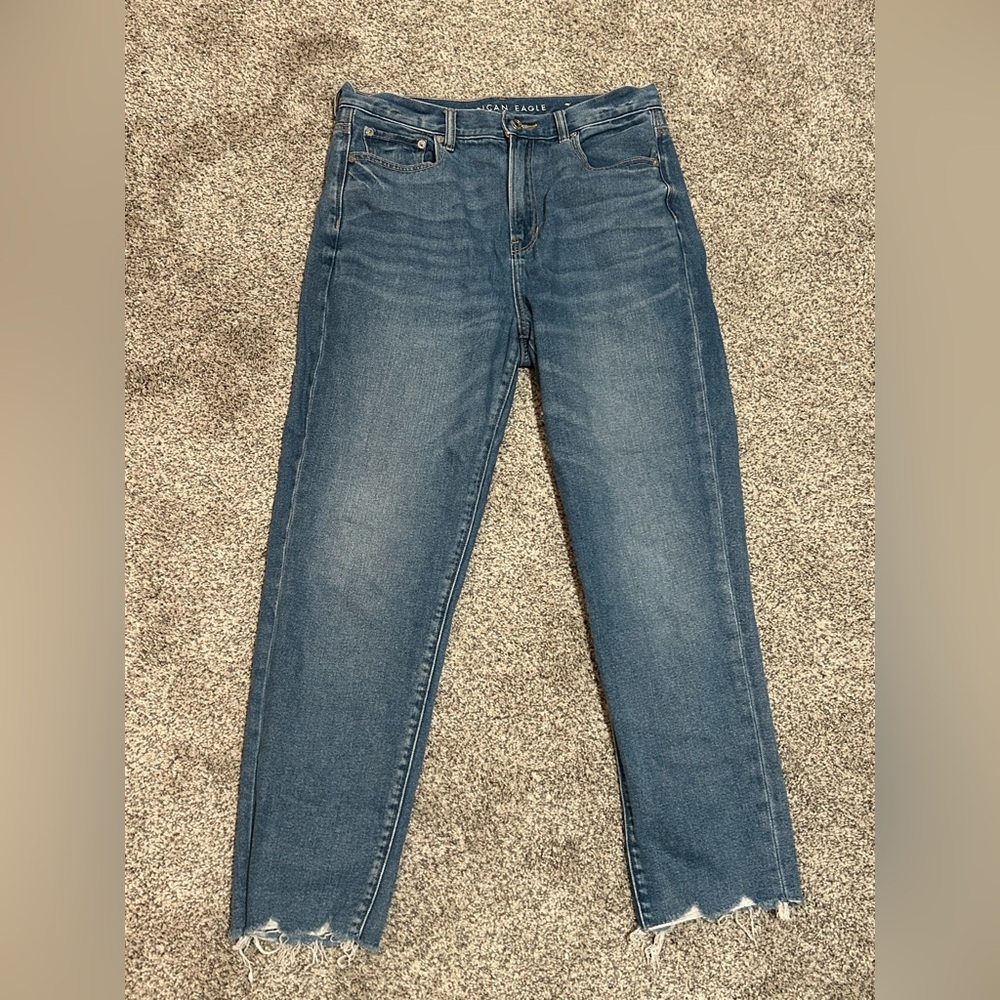 American Eagle Women’s High Rise Raw Hem Mom Jean- Size 10-Medium Blue